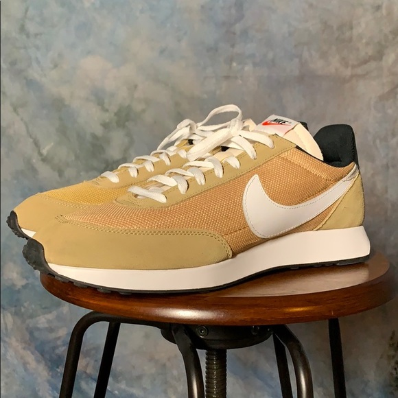 nike tailwind 79 beige